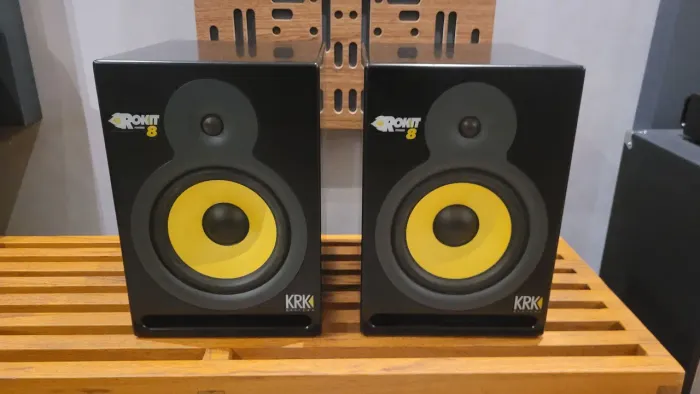 Monitores estúdio KRK rokit8 RP8