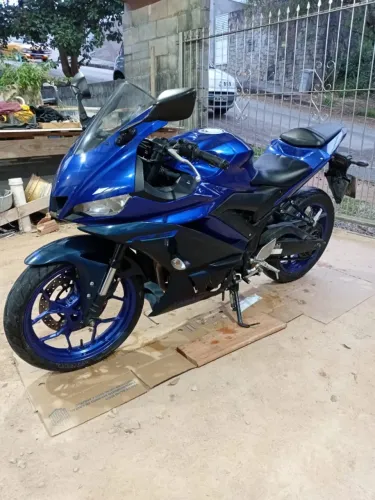 Yamaha YZF R-3 321 2023