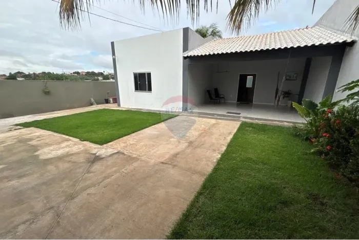 Casa dos Sonhos: 4 Quartos, Jardim e Garagem 5 Vagas