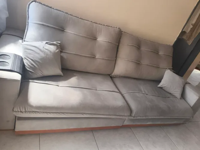 Sofá Retrátil reclinável semi-novo