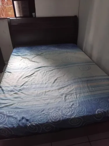 Cama de casal com colchão 