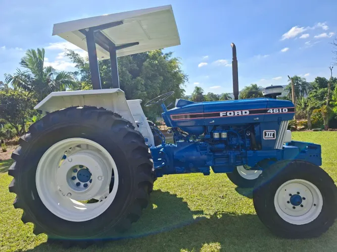Trator Ford 4610