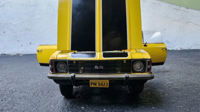 Chevrolet Opala ss na escala 1:18 em metal com alto nível de detalhamento 