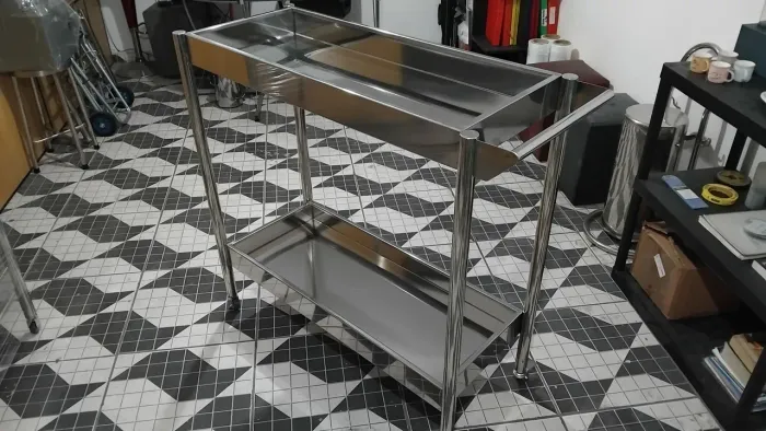 Carrinho em aço inox R$ 1.000,00