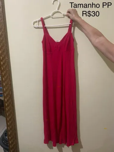 vestido rosa midi