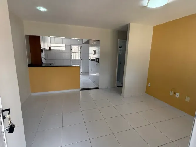 APTO PARA LOCAÇÃO EM ALDEIA, SÓ 100M DO CENTRO COMERCIAL, TÉRREO.