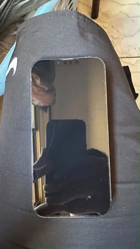 iPhone 13 Pro Max sem nenhum detalhe