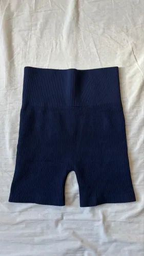 Short de academia azul canelado