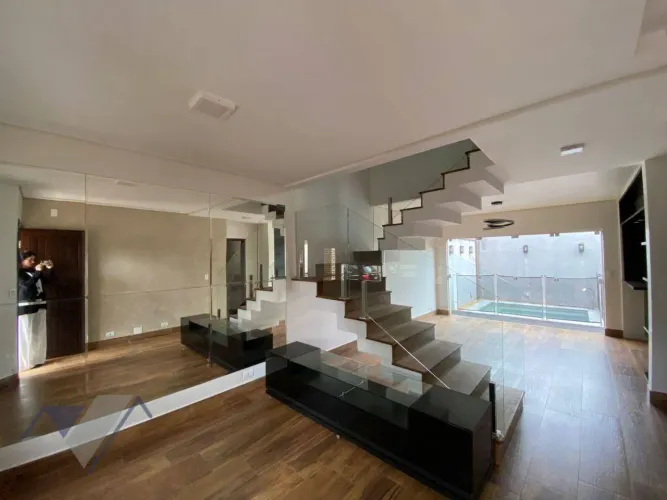 Sobrado com 3 dormitórios para alugar, 135 m² por R$ 6.380/mês - Country - Cascavel/PR