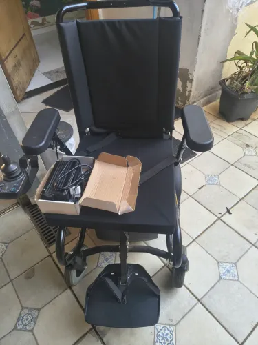 Cadeira de rodas motorizada