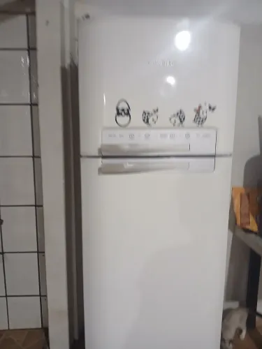 Ótima oportunidade Geladeira em otimo estado