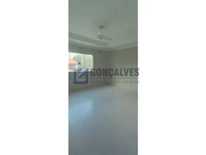 Sobrado 3 dormitórios sendo 1 suite, 138 mts² no Jardim Estádio em Santo André