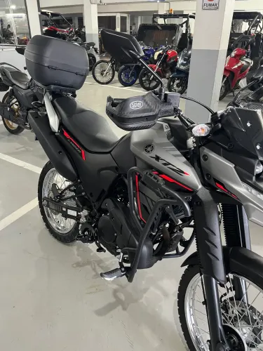 Lander 2025 com 1610km moto nova sem detalhes