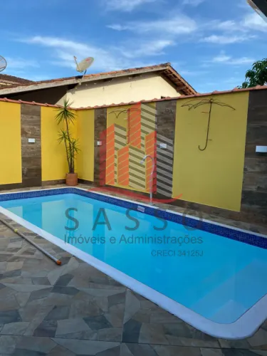 Vendo casa com piscina na praia do Sapê em Maranduba.