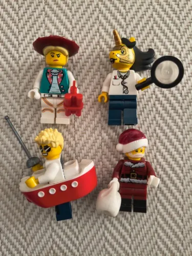 Lote Lego minifiguras com acessórios - original