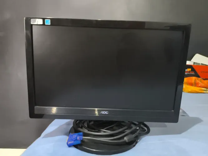Monitor AOC 15 polegadas aceito troca em violão corda de aço 