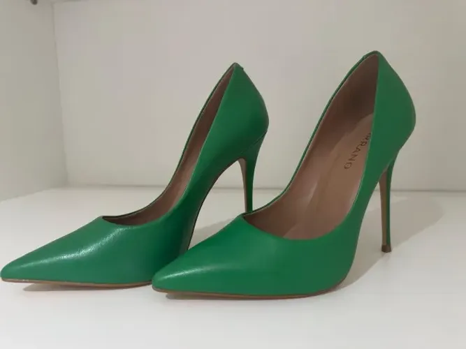 Scarpin em couro - Carrano