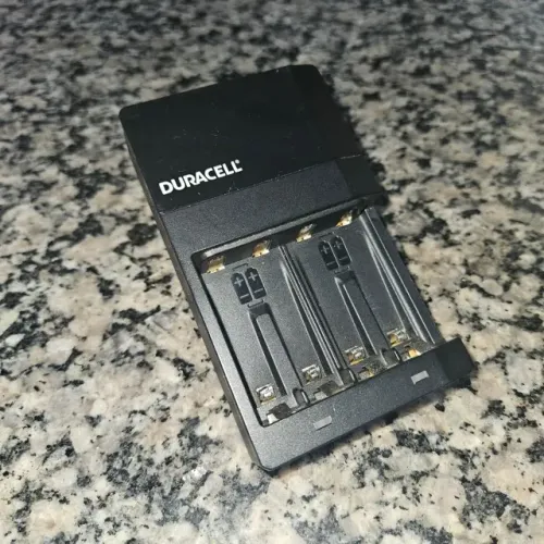 Carregador De Pilhas Recarregáveis Duracell AA/AAA