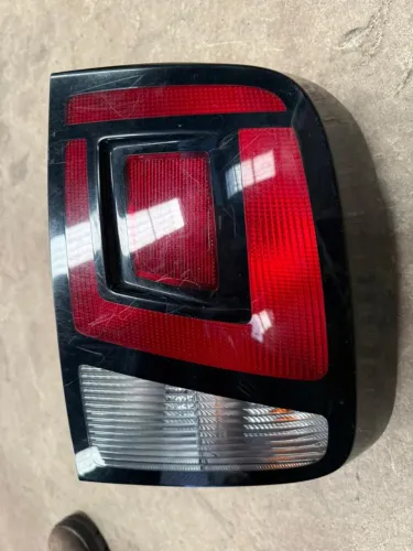 Lanterna Direita Volkswagen Saveiro G9 2024 A 2026 Original 