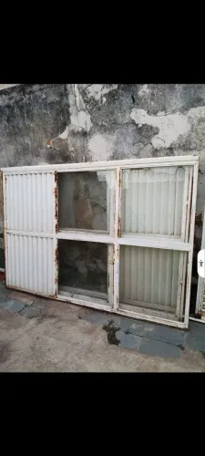 ESTRUTURA DE FERRO 2.06X1.25 CHAPA 14 BEM GROSSA $  80 CADA