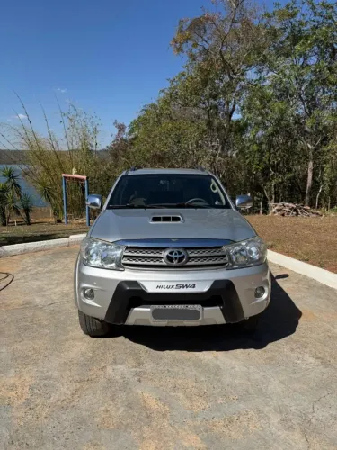 Toyota Hilux SW4 SRV D4-d 4X4 3.0 TDI Dies. AUT 2010