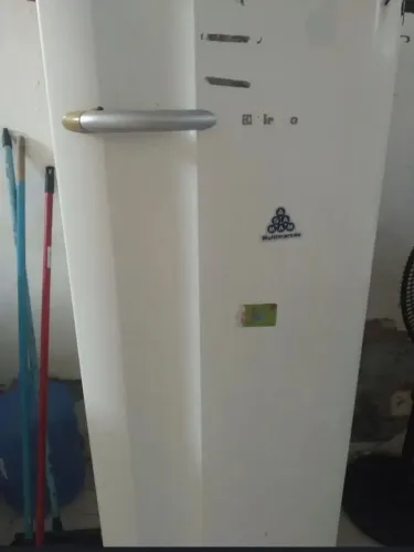 Geladeira toda boa 650 com frete 600 pra vim pegar 
