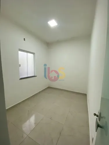 ALUGO CASA COM 5/4 NO CENTRO