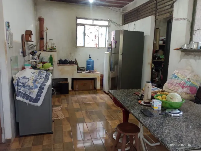 Vende se uma casa no balneário lago dos cisnes em felixlandia MG 