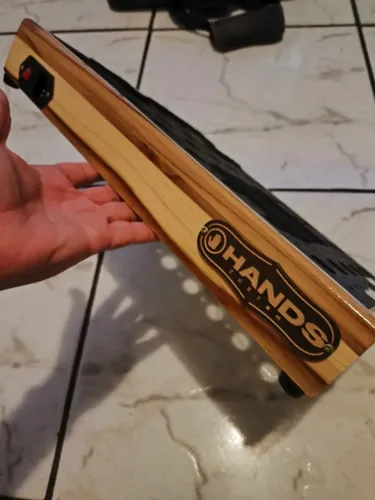 Pedalboard Hands