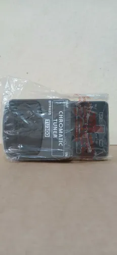 Pedal Behringer Chromatic Tuner TU 300 Novo.