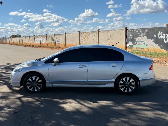 Honda Civic Sedan LXS 1.8/1.8 Flex 16V Mec. 4P 2009