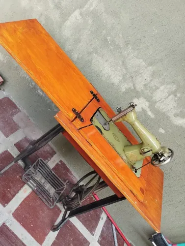 Máquina de costura completa