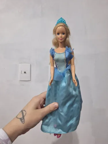 Boneca Barbie bela adormecida anos 90 pisca os olhos antiga vintage sleeping beauty