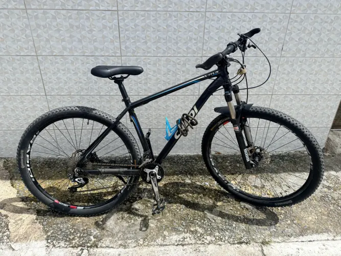 Bike Caloi Vitus 29er Aro 29 quadro 19 toda SHIMANO