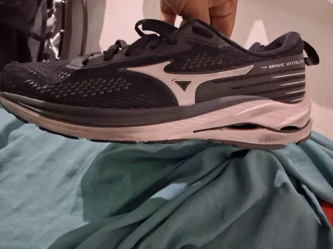 Mizuno wave vitality 4