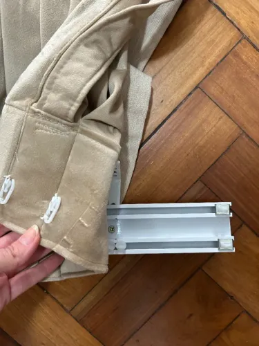 Belíssima Cortina de veludo bege de trilho