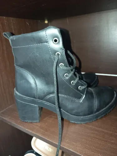Botas