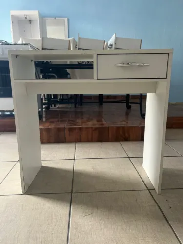 Mesa estudos,escritório ou manicure