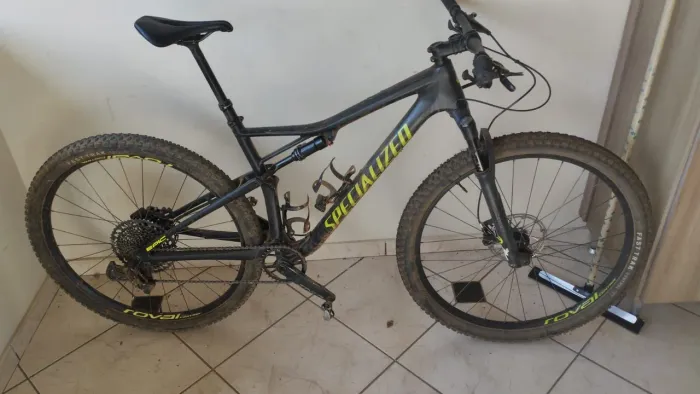BICICLETA SPECIALIZED FULL EPIC COMP 2020 TAM 19 (L)