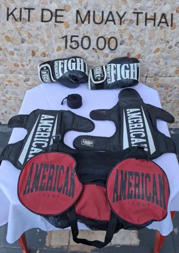 Kit muay thai completo semi-novo quase nunca usado pra sair pra hoje