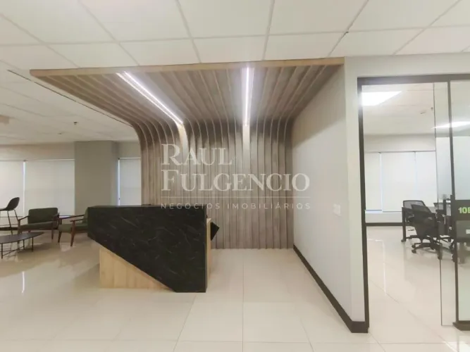 Sala para locação na Gleba Palhano com 576m²
