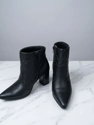 Bota Ramarim em couro tamanho 35