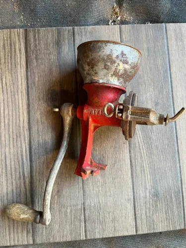 Moedores de café antigo