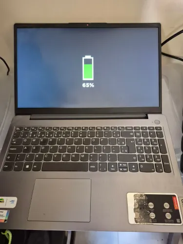 Notebook Lenovo Core I7 / 12gb / 1tb + 256 SSD / defeito carcaça