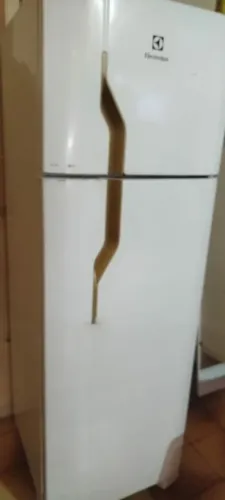 Geladeira Eletrolux Frost Free 