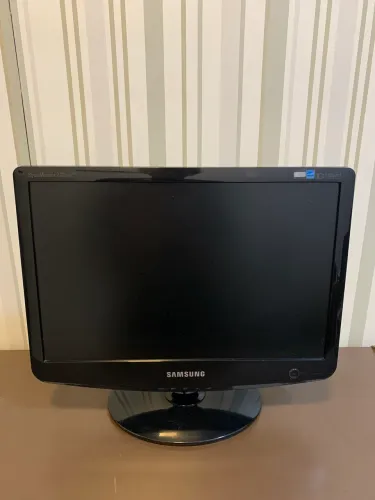 Monitor Samsung 15? para retirada de peças