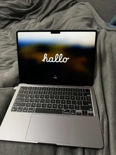 MAC AIR M2 USADO COM PEQUENO DETALHE TELA!
