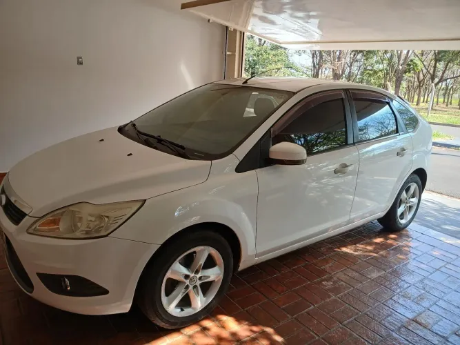 Ford Focus 1.6 S/se/se Plus Flex 8v/16v 5P 2011