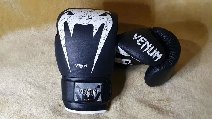 Luva de Boxe 12 oz - NOVA