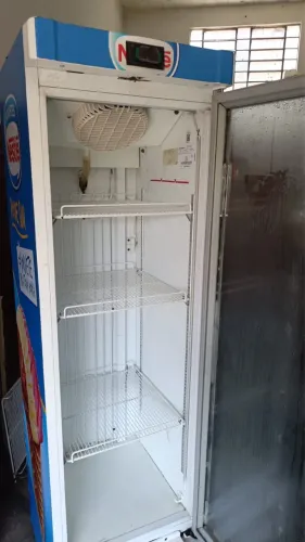 Freezer Slim Frost Free para congelados 220v funcionando perfeitamente 